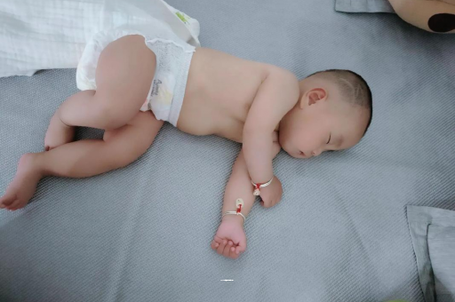 商洛没满月的宝宝